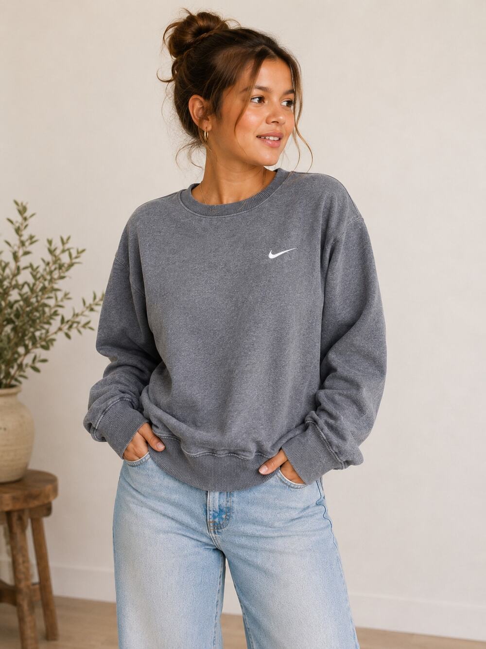Nike Gray Washed Crewneck Sweatshirt Small Swoosh Distressed Faded Pullover